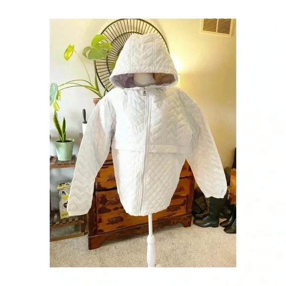 Bernardo Mixed Quilted Light Weight Jacket - Picture 7 of 10